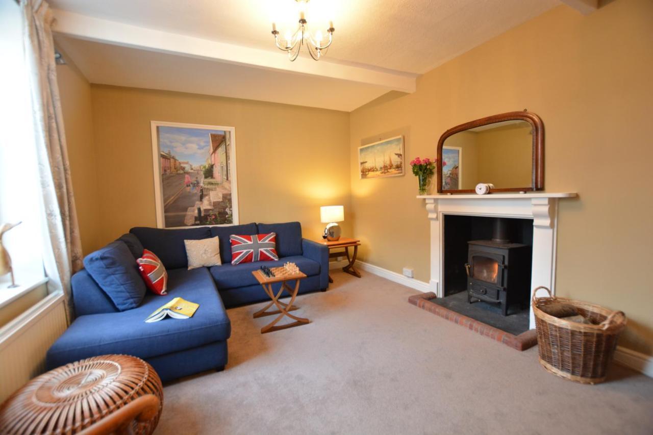 Gosfield Cottage, Aldeburgh Extérieur photo