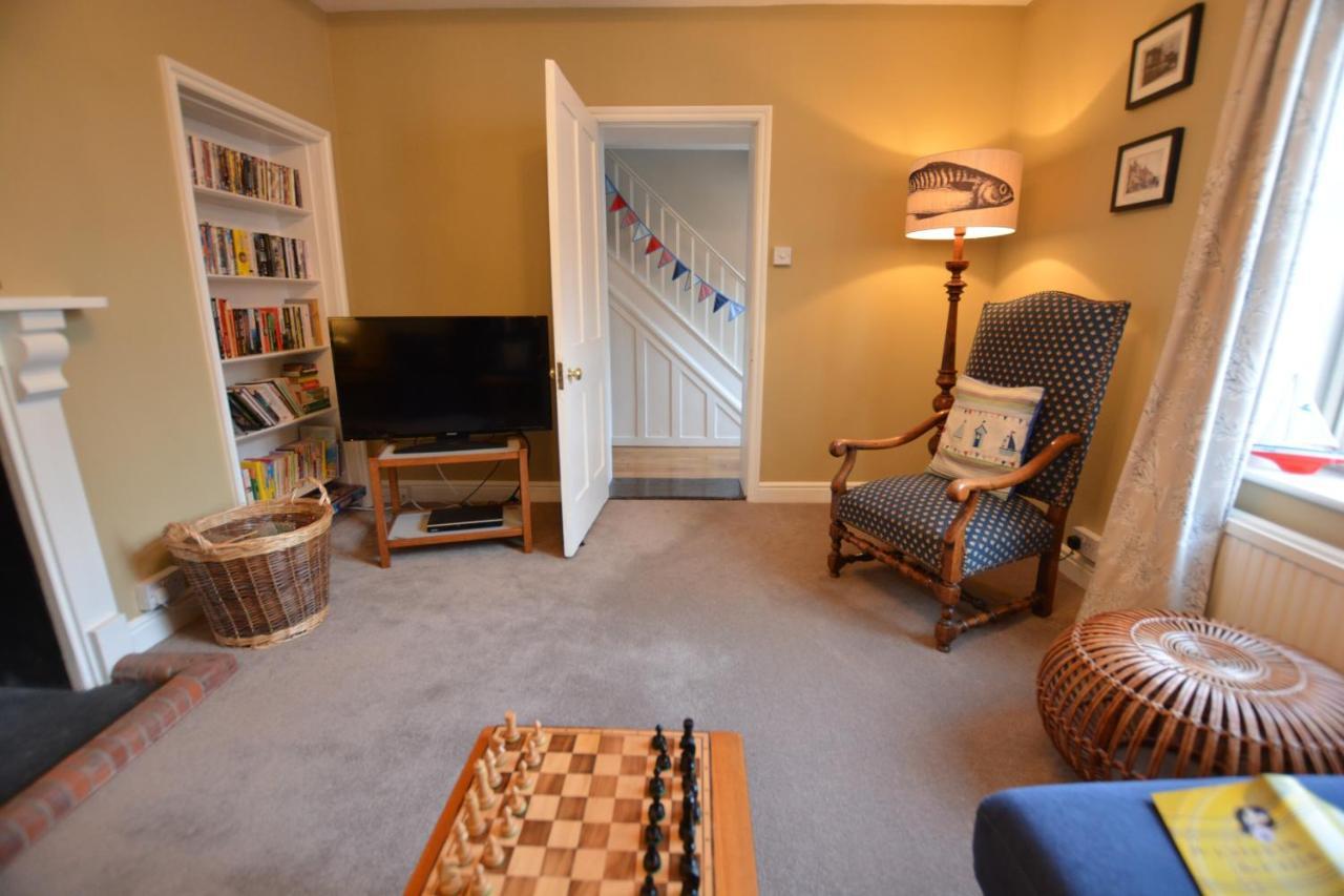 Gosfield Cottage, Aldeburgh Extérieur photo